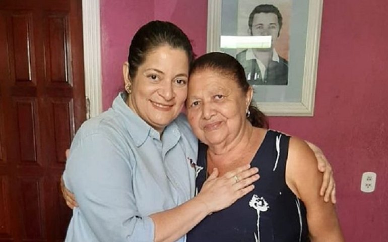 [VÍDEO] Palmeira: Mosabelle visita Conjunto Jota Duarte e recebe carinho de populares