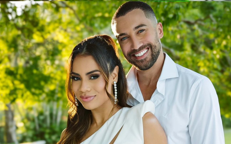 Lexa e Ricardo Vianna se emocionam em homenagem à filha durante casamento