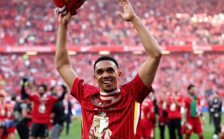 Alexander-Arnold desfalca Real Madrid por até um mês após exama constatar lesão muscular