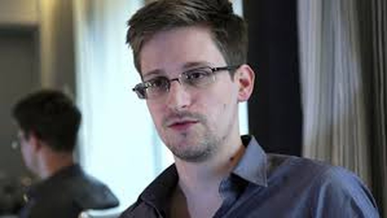 Rússia renova asilo a Edward Snowden por mais três anos