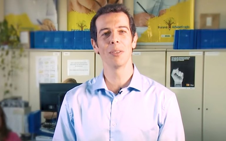 Secretário da Educação de SP prevê app que controla frequência escolar