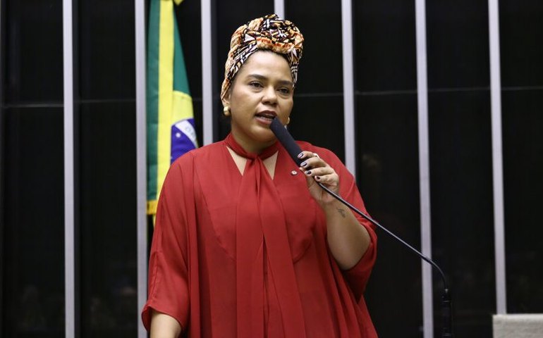 Câmara aprova projeto que cria o Dia Nacional dos Congados e Reinados; acompanhe