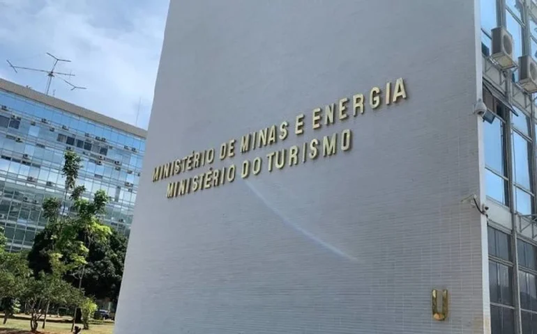 Reunião do CNPE é adiada para o dia 10 de dezembro