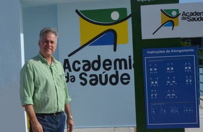Prefeito Joaquim Beltrão visita a nova Academia da Saúde de Coruripe