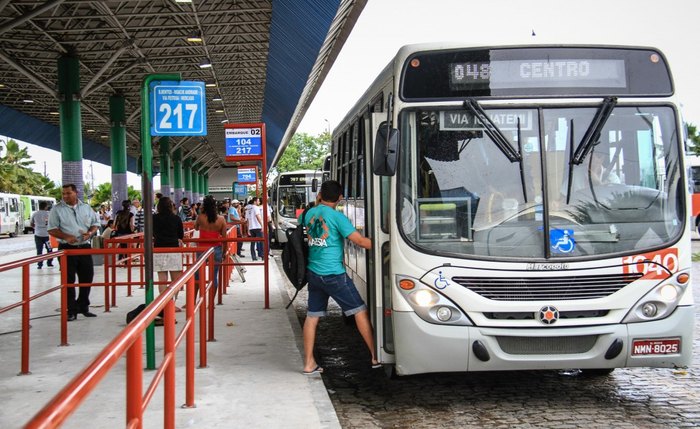 Nova linha de ônibus passa a circularem Maceió