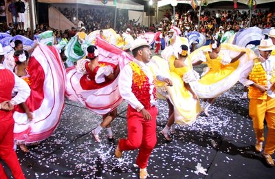 Cinco grupos disputam a final do Festival de Coco de Roda neste sábado