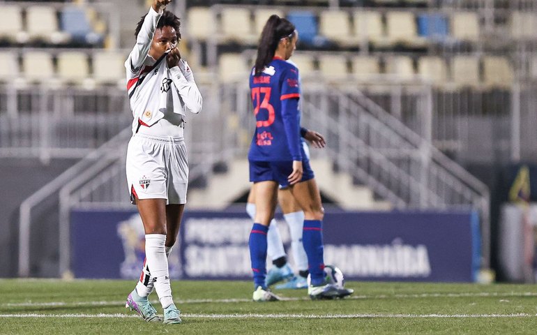 São Paulo goleia Bragantino e chega às quartas do Brasileiro Feminino