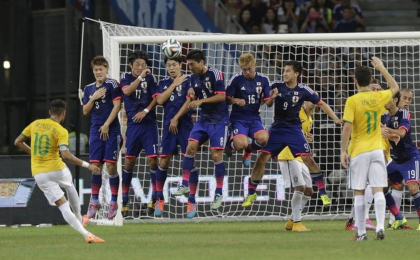 Com quatro gols de Neymar, seleção brasileira atropela o Japão em Cingapura