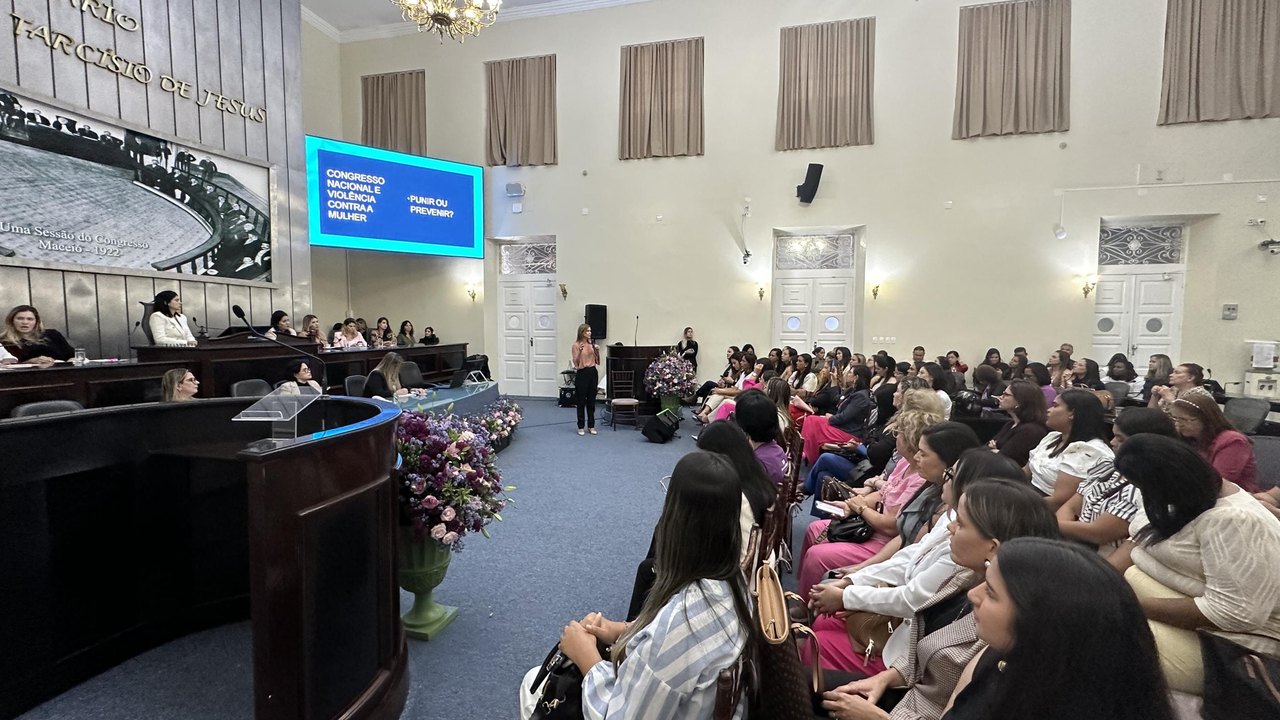 Rede de Atenção às Violências participa de sessão na ALE que debateu a violência contra mulher