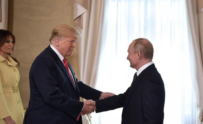 Pai de Elon Musk diz que Rússia e EUA podem 'ser amigos' novamente Pai de Elon Musk diz que Rússia e EUA podem 'ser amigos' novamente