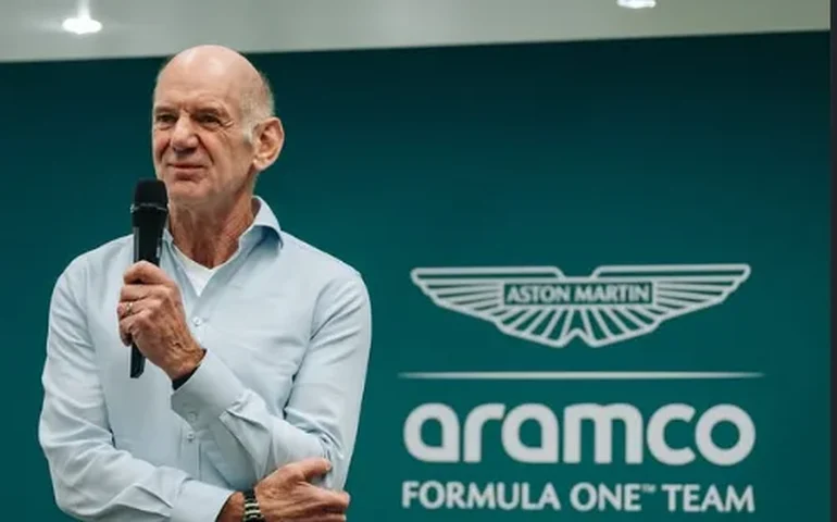 Adrian Newey é anunciado como chefe de equipe da Aston Martin a partir de 2026 na Fórmula 1