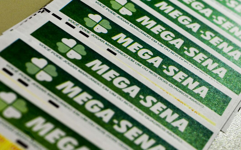 Mega-Sena deste sábado deve pagar prêmio de R$ 45 milhões