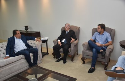 Governador Klerver Loureiro garante inclusão de Canapi no programa Fortalece Alagoas