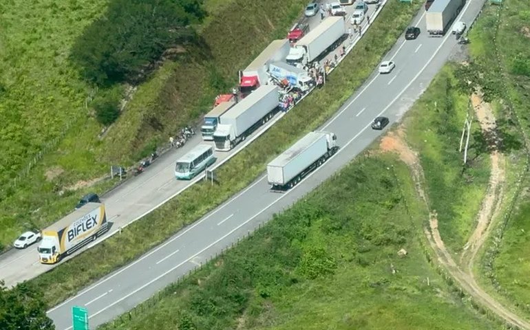 Seis vítimas de acidente na BR-101 recebem alta médica; um ferido foi transferido para hospital particular