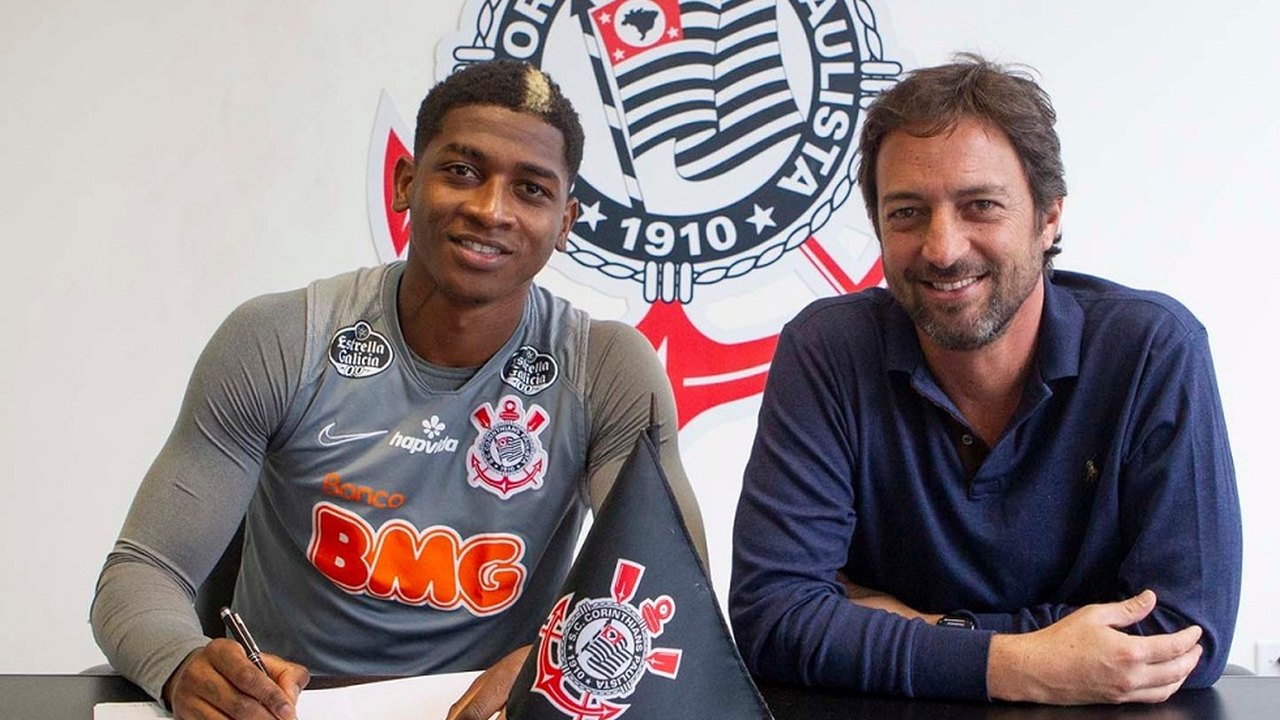 Corinthians anuncia oficialmente o atacante Yony González como reforço
