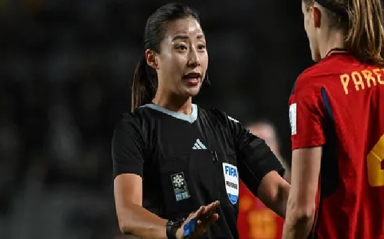 Gol olímpico, árbitra confusa e seleções classificadas: como foi o sétimo dia da Copa