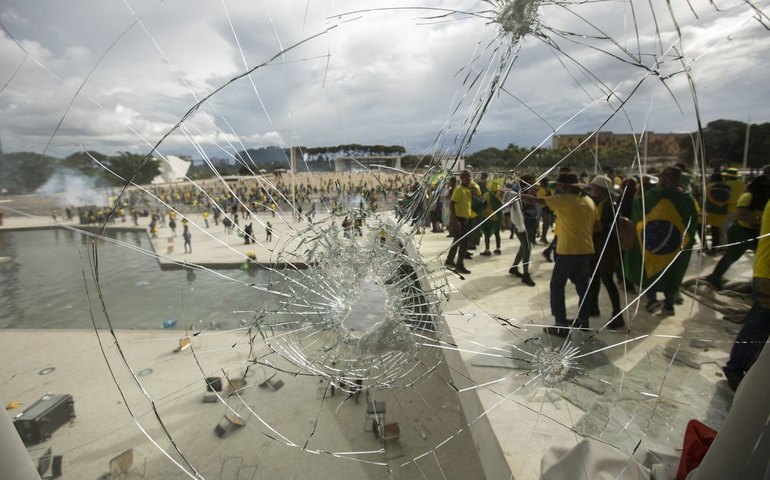 Por unanimidade, STF condena cinco PMs do DF a 16 anos de prisão pelo 8 de janeiro