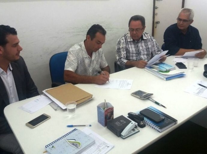 Anadia, Pindoba e Minador do Negrão regularizam débito com a Casal