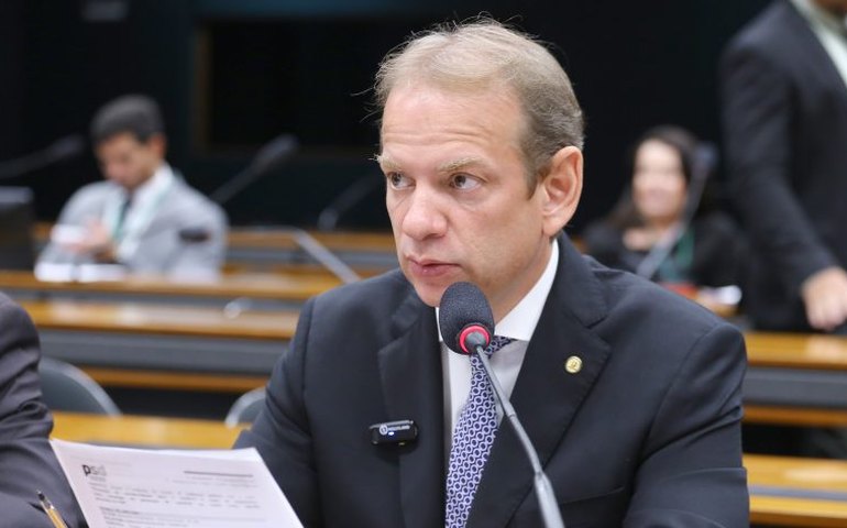 Comissão aprova projeto que cria programa no SUS para monitorar saúde de idosos