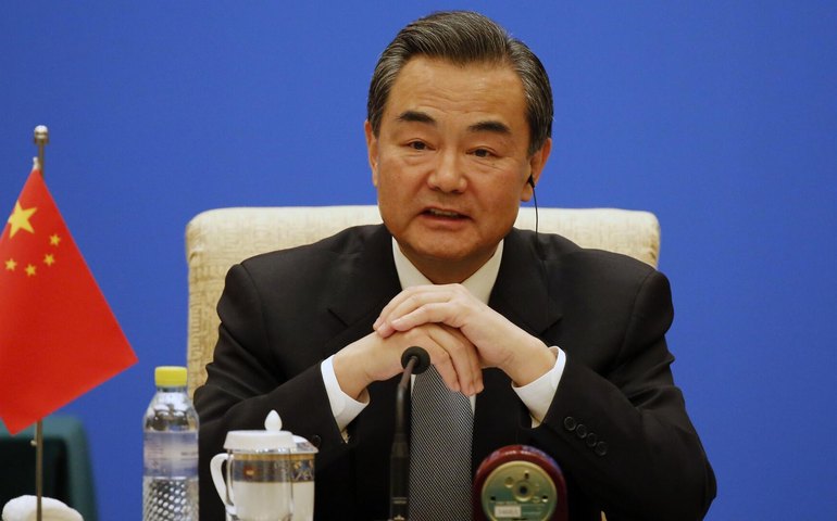 China promete resposta resoluta a qualquer 'prática de intimidação dos EUA', adverte chanceler