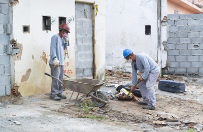 Bairro do Pinheiro recebe mais um mutirão de limpeza 
