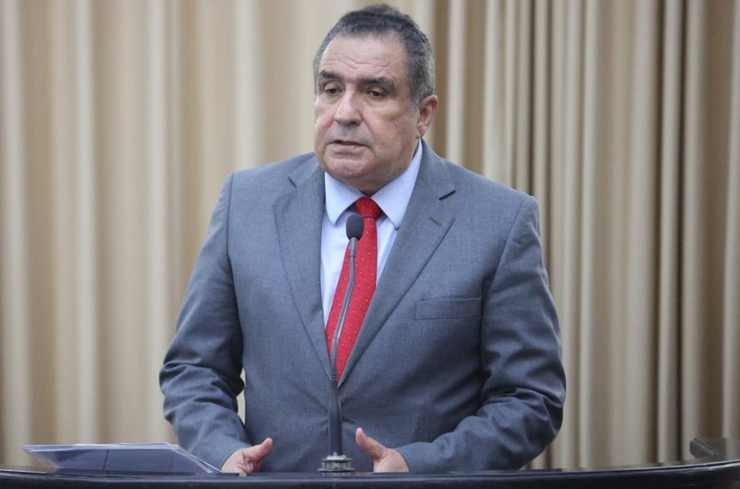 Inácio Loiola homenageia professores e defende maior valorização da categoria