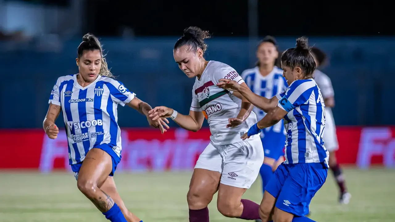 Avaí bate Fluminense na abertura da Supercopa do Brasil feminina