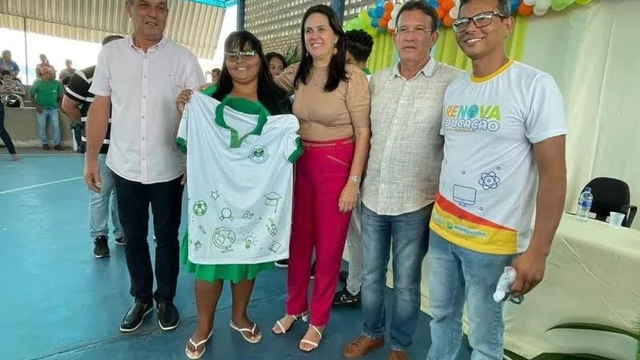 Prefeitura de Branquinha vai entregar fardamento escolar para 3 mil alunos da rede municipal
