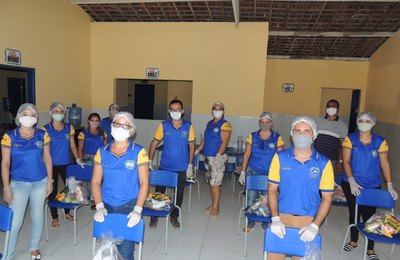 Prefeitura de Jequiá da Praia entrega mais de 2.400 kits de merenda escolar para alunos