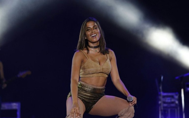 Anitta faz coreografia de Cardi B, e rapper comenta