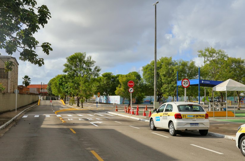 Detran elimina baliza e meia-embreagem, e libera uso de veículos particulares e automáticos nas provas práticas