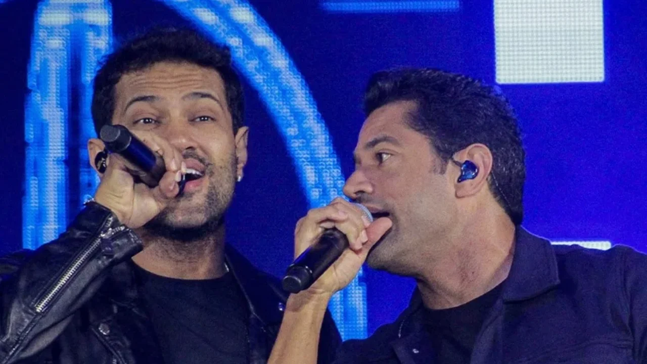 Edy Britto & Samuel anunciam turnê 'Dois Diferentes' com espetáculo renovado