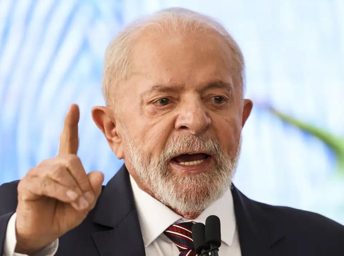 Vitória de Kamala Harris é mais segura para a democracia, diz Lula