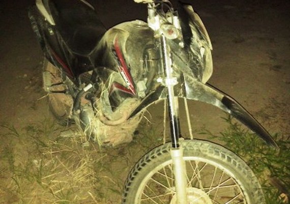 PM prende dois indivíduos com moto roubada em Arapiraca