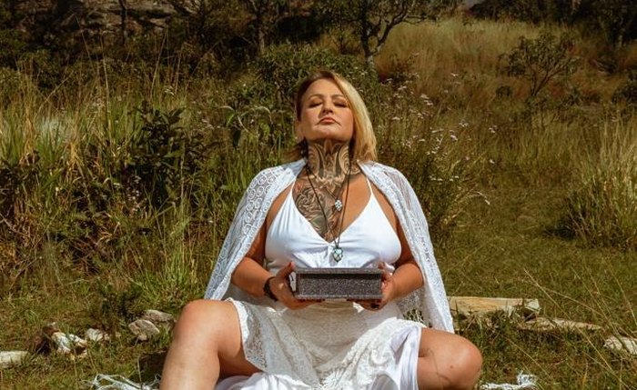 A sensitiva Sara Zaad