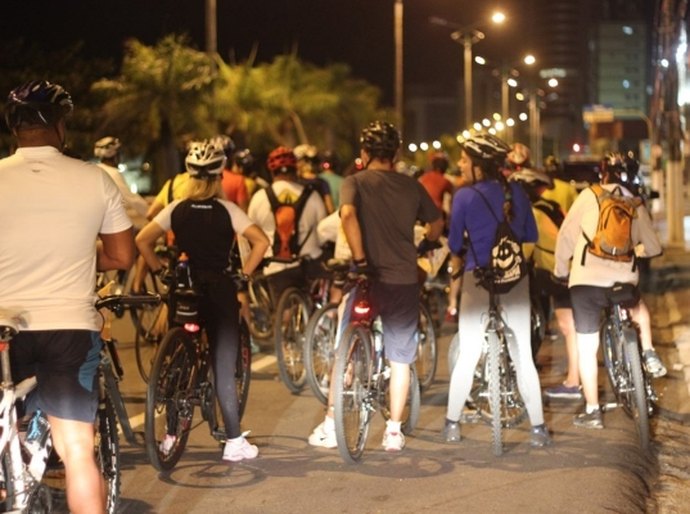 Passeio ciclístico homenageia vítimas de acidentes de trânsito