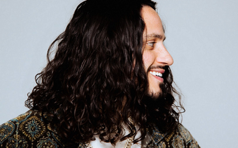 Festejado rapper Russ vem ao Brasil em dezembro