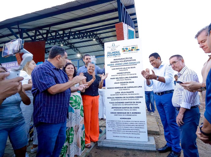 Prefeitura de Palmeira inaugura ginásio e presta primeira homenagem nacional a Zagallo