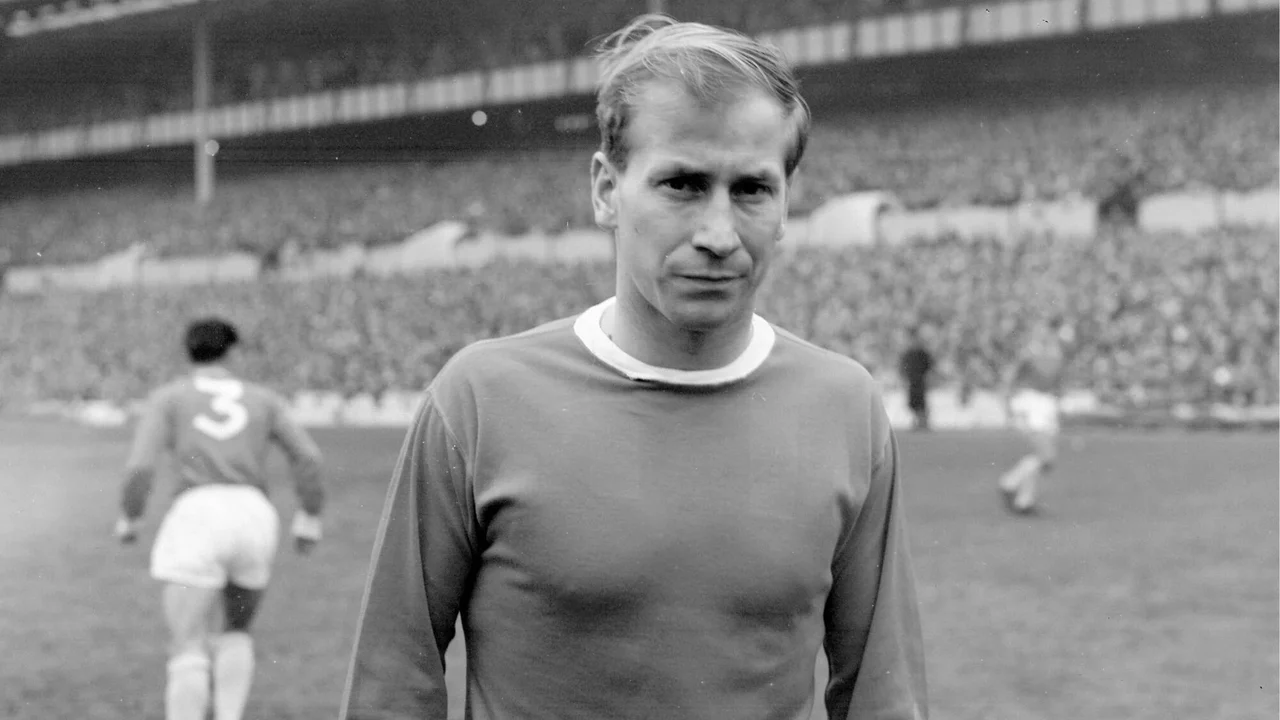 Sir Bobby Charlton era o último sobrevivente do desastre aéreo de Munique