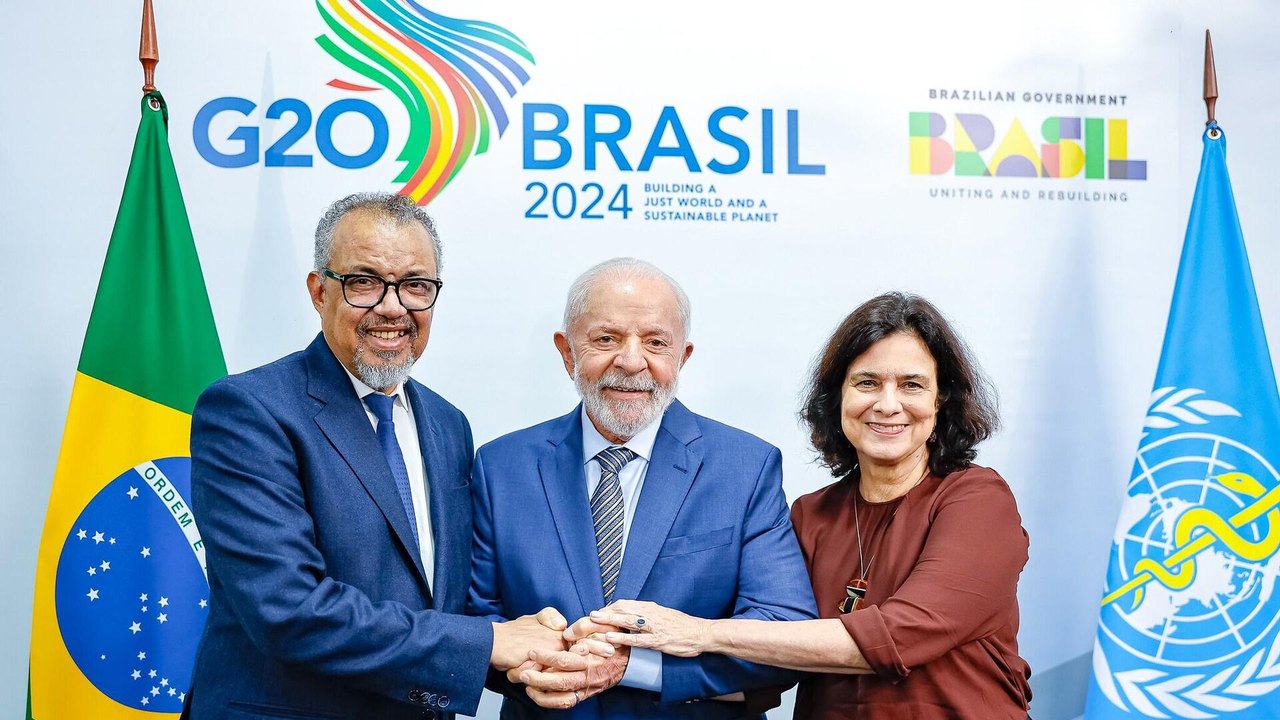Lula afirma que investimento com guerras é mil vezes maior do que com saúde, em evento com a OMS