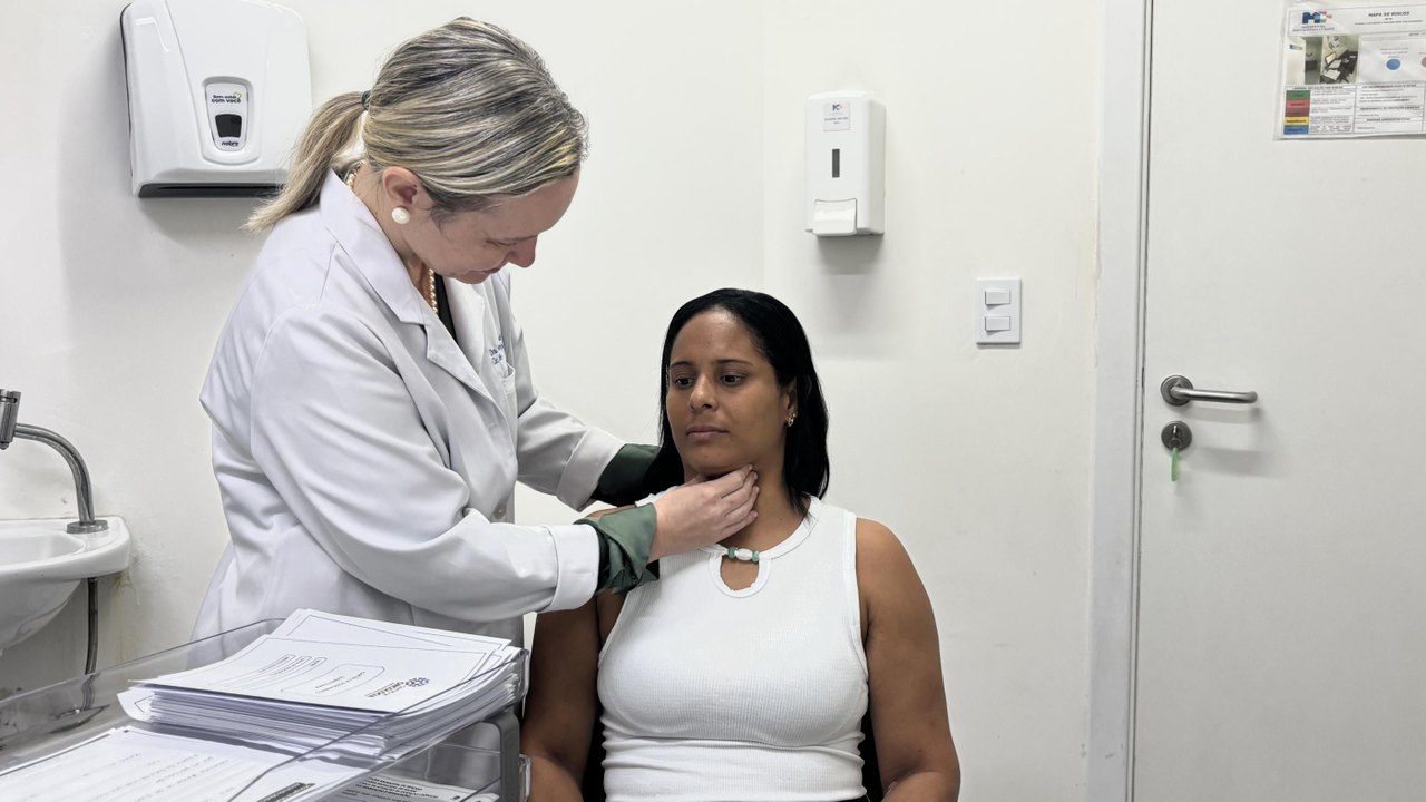 Médica do Hospital Metropolitano alerta para sinais de doenças na tireoide e destaca tratamento pelo SUS