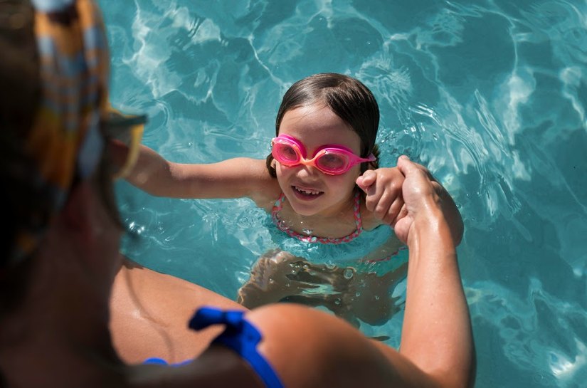 Saiba quais cuidados são necessários com os olhos no verão