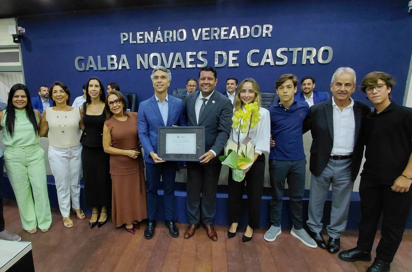 Vereador Allan Pierre entrega Comenda Aurélio Viana ao deputado federal Rafael Brito pelo trabalho dedicado à Maceió