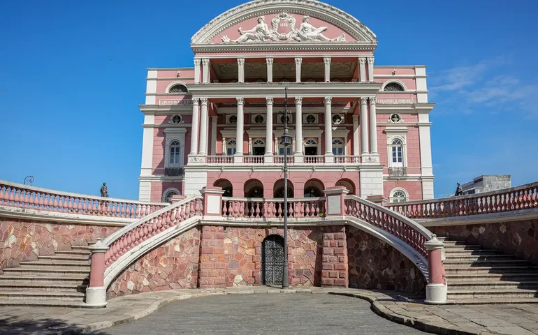 Em Manaus (AM), Teatro Amazonas recebe espetáculo sensorial Amassunu