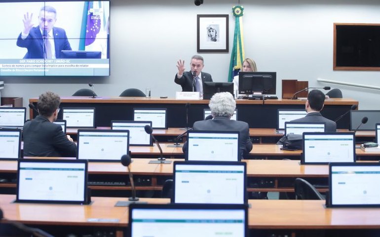 Conselho de Ética sorteia nomes para a escolha de relatores de três processos movidos pelo PL