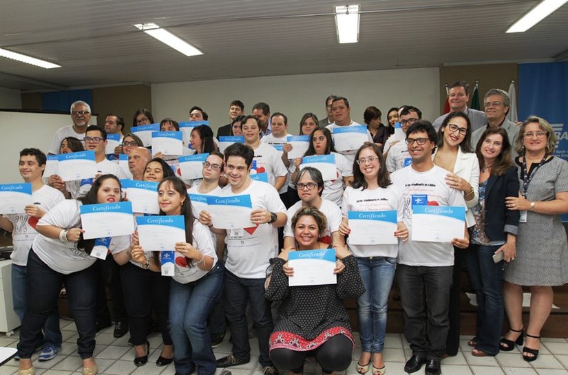 Solenidade marca encerramento de curso para jovens com Síndrome de Down