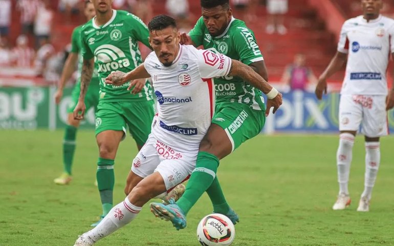 Chapecoense vence o Náutico nos Aflitos com gol nos acréscimos pela Série B