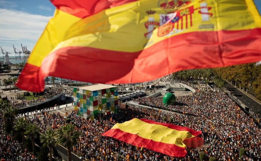 Direita vai às ruas na Espanha contra proposta de premier de anistiar separatistas da Catalunha