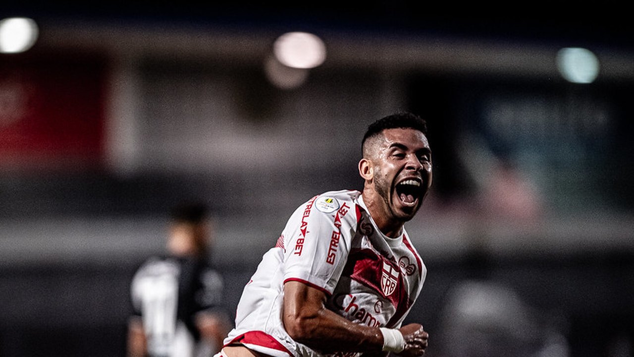 Artilheiro do CRB na temporada, Renato projeta reencontro com o Avaí