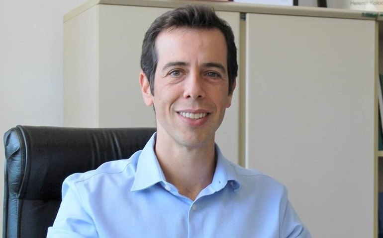 Olavistas e militares fazem pressão para Bolsonaro desistir de Feder para o MEC